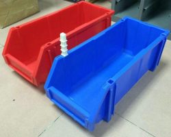 What are the common engineering plastics for automobile parts molds?